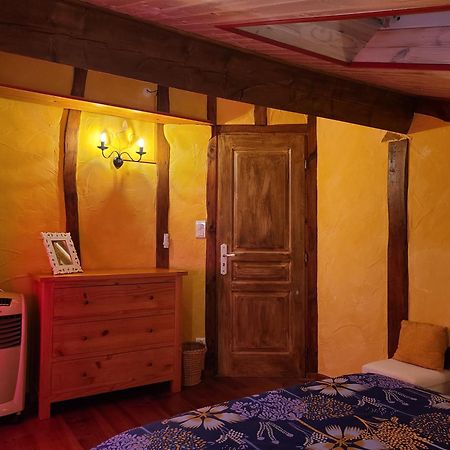 - - - - -Les Colombages - - - - Chambre D'Hotes-Gite- Classement Gite 3 Etoiles Mirepoix  Bagian luar foto