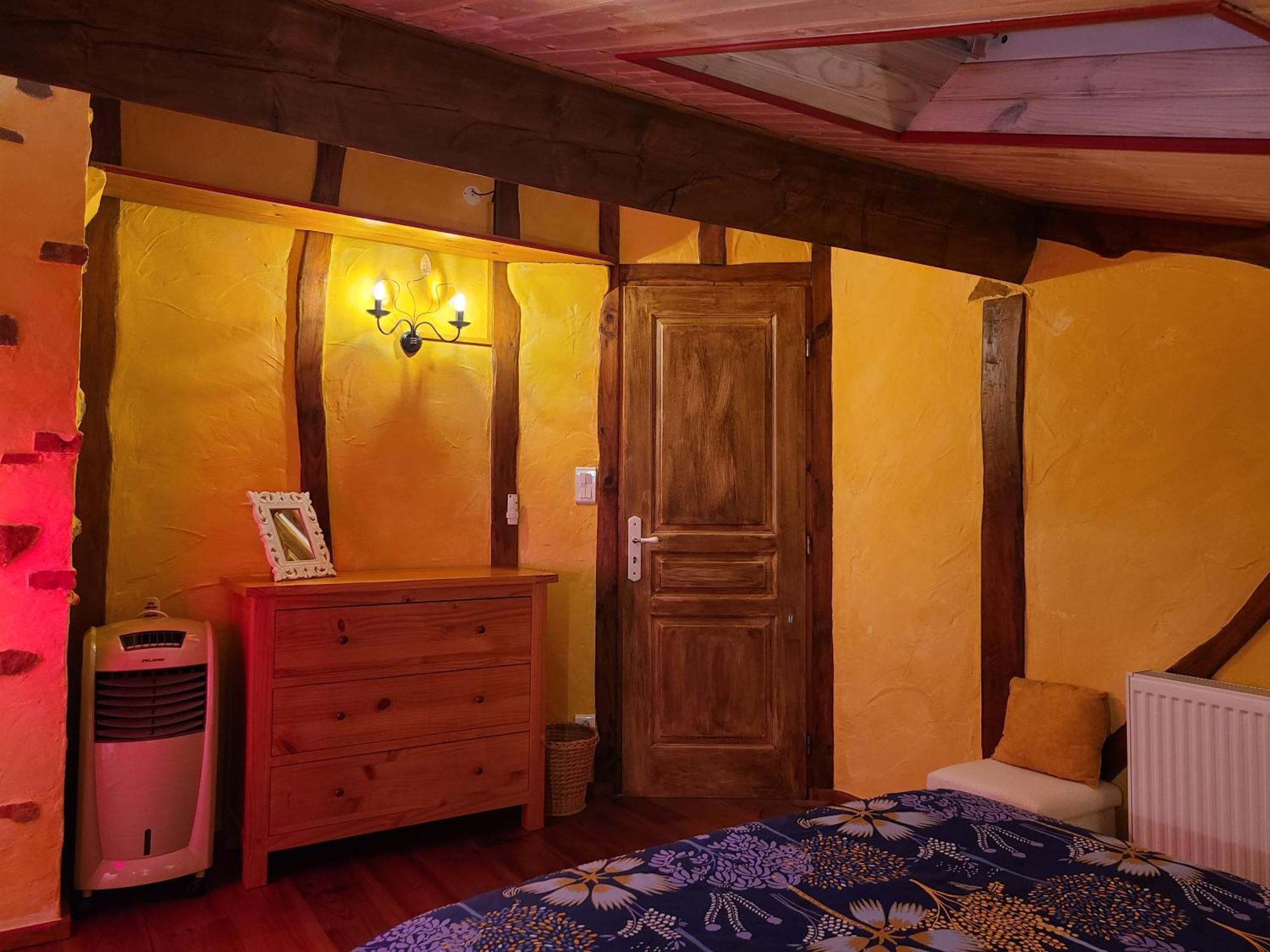 - - - - -Les Colombages - - - - Chambre D'Hotes-Gite- Classement Gite 3 Etoiles Mirepoix  Bagian luar foto